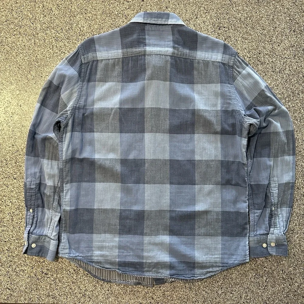 Banana Republic Untucked Fit Button Up Shirt‎ Men's Size L Blue Double Weave